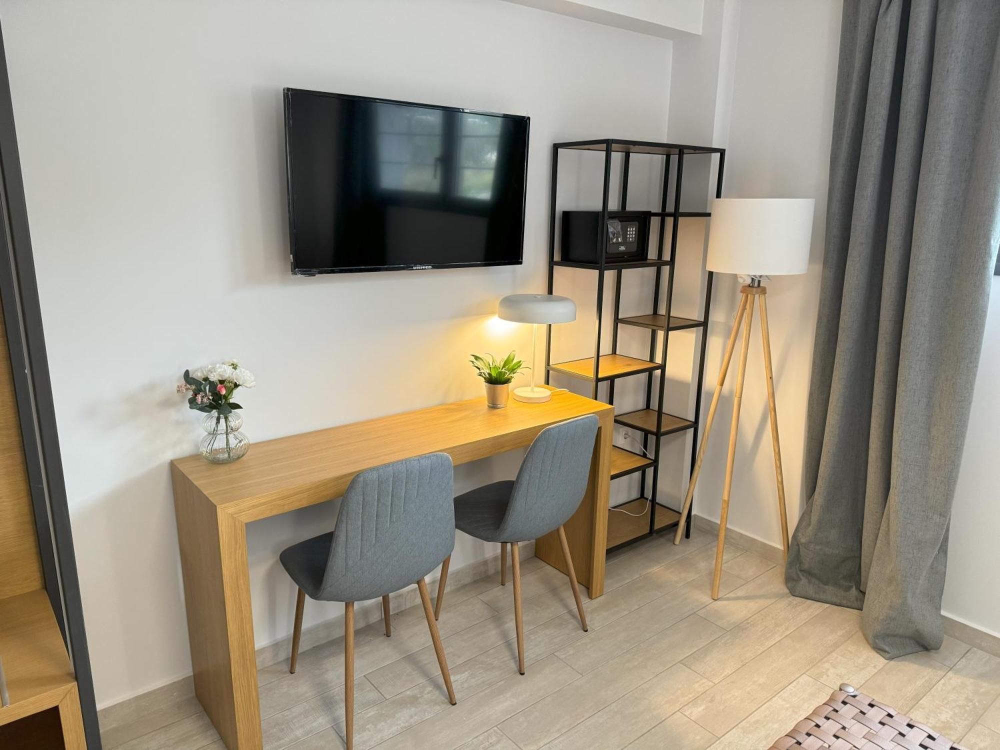 Acra Melia Apartment Palaiontsiflikion Exterior photo